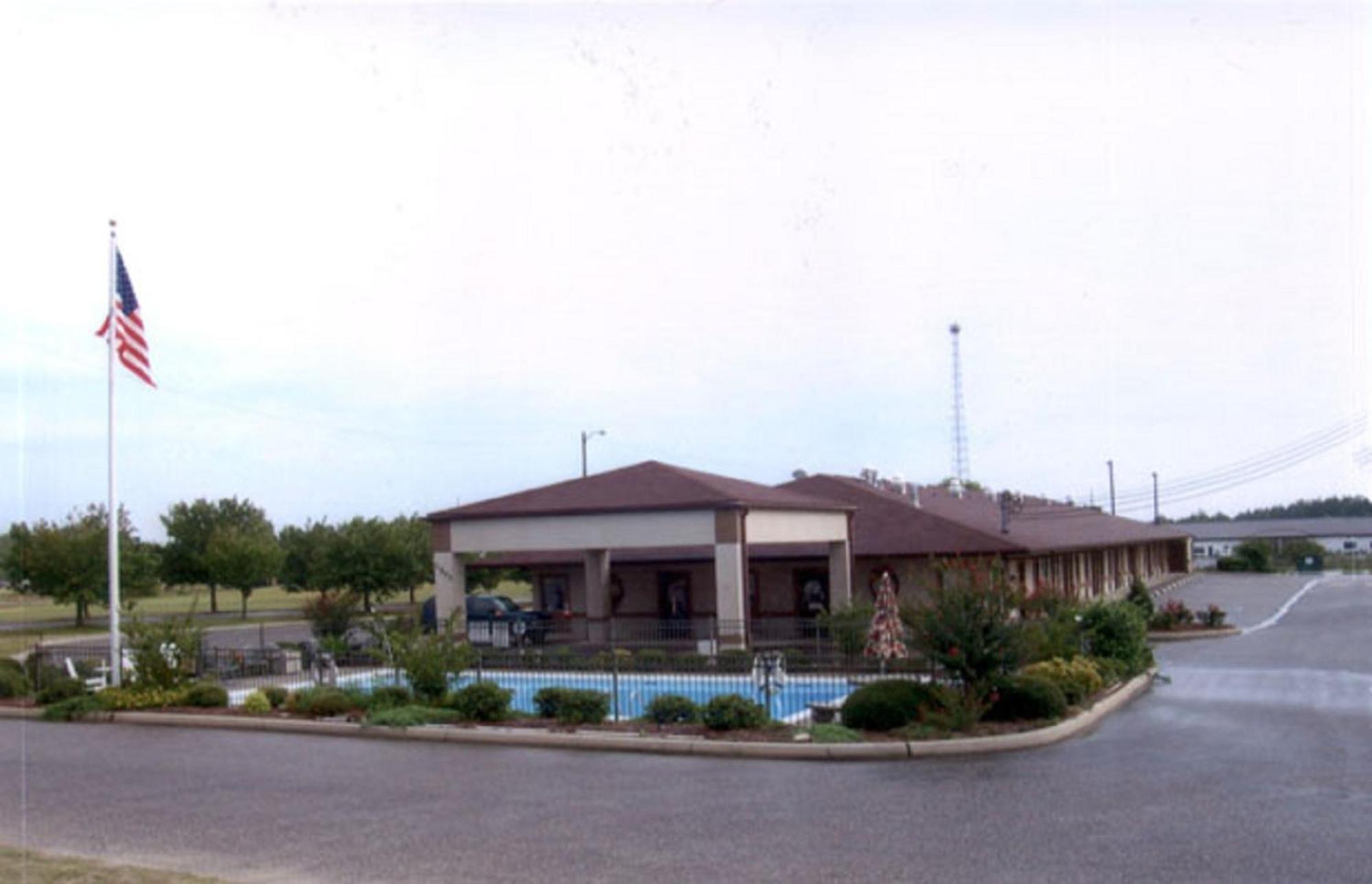 Briarwood Inn Of Geneva Extérieur photo